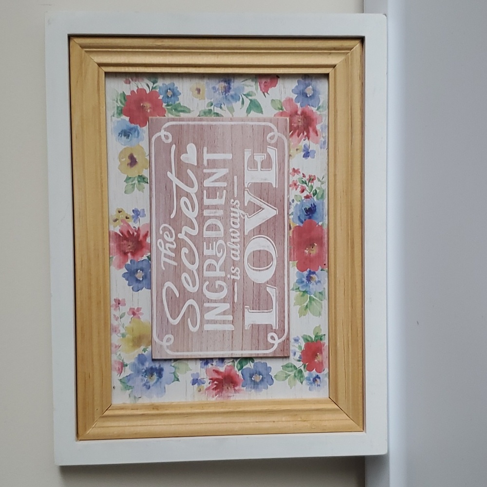 WALL DECOR - Picture 2 of 4
